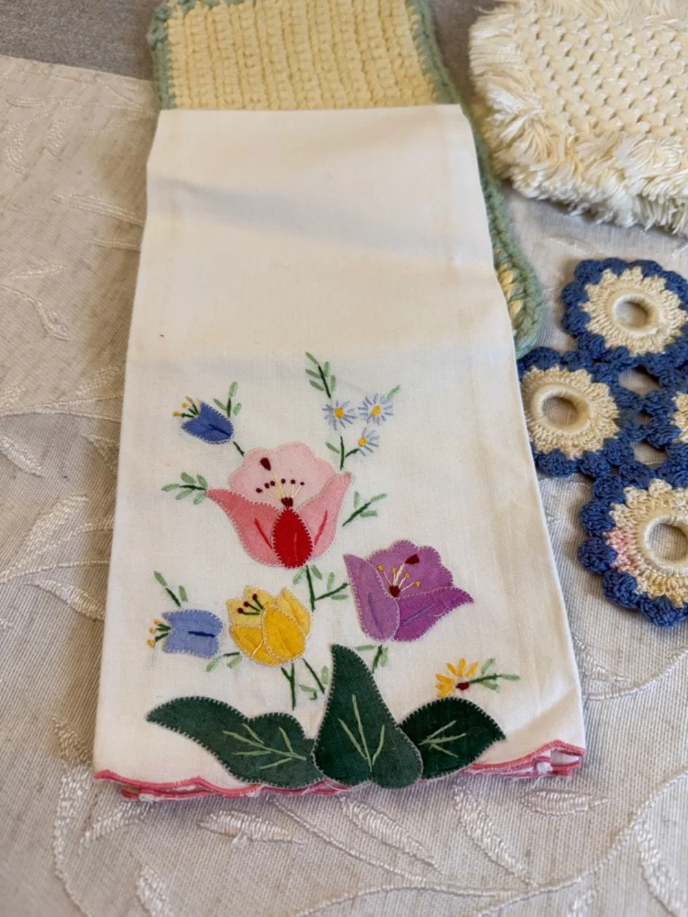Vtg Lot 10 Crochet Pot Holders & Floral Guest‎ Towels Grape Cluster Mid Century